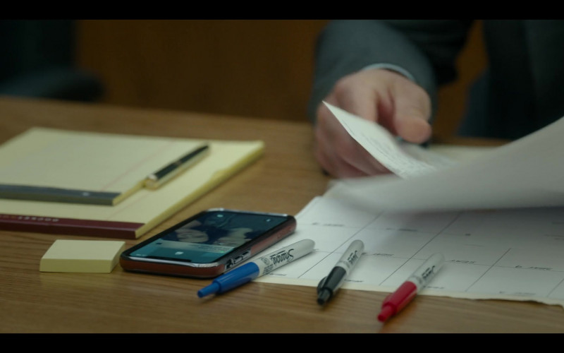 Sharpie Pens in The Lincoln Lawyer S01E05 Twelve Lemmings in a Box (2022)