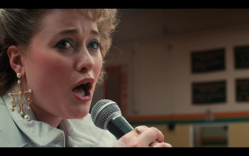 Shure Microphone in Stranger Things S04E01 Chapter One The Hellfire Club (2022)
