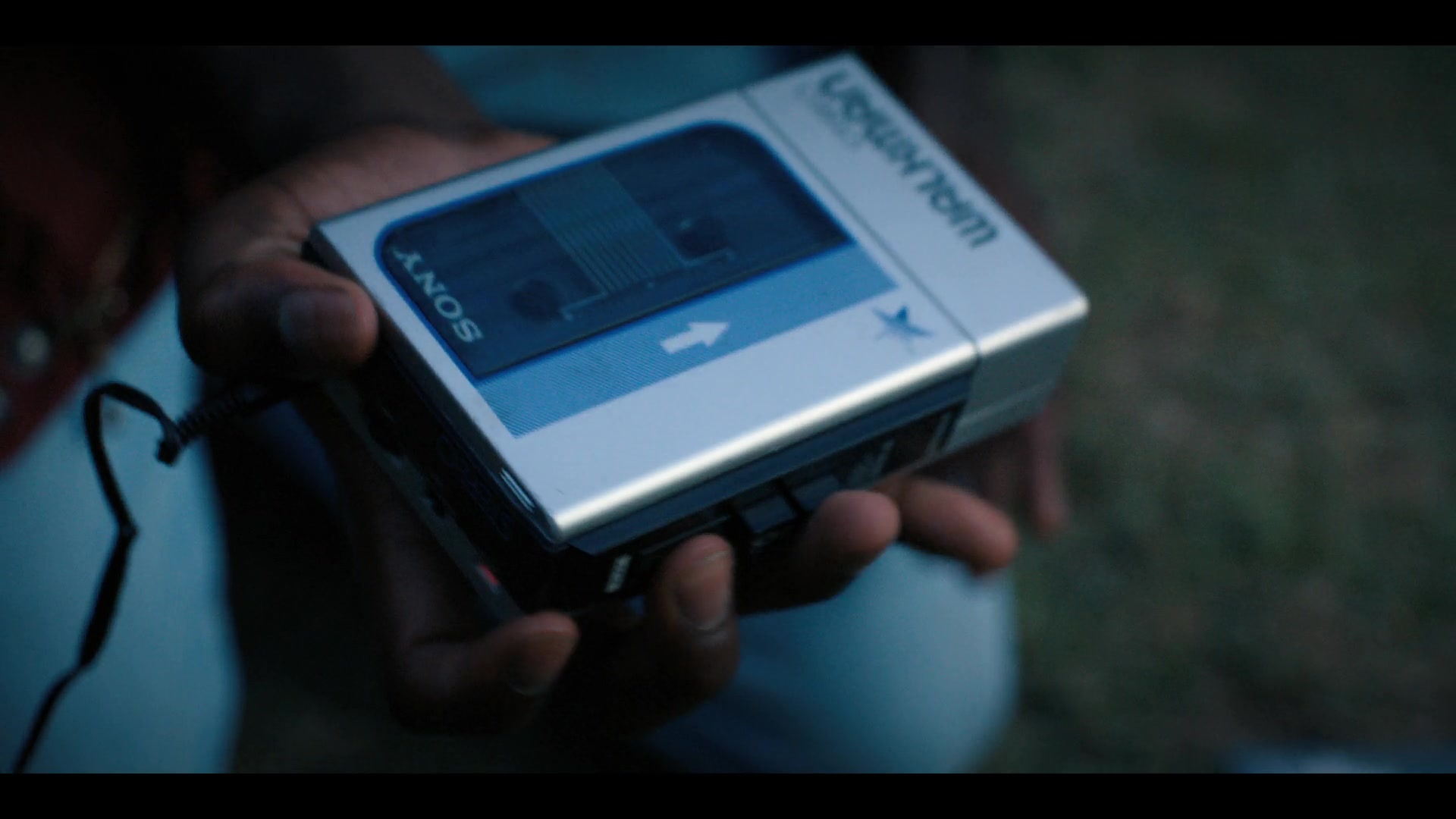 Sony Walkman Cassette Player In Stranger Things S04E04 Chapter Four Sony Walkman Cassette Player In Stranger Things S04E04 Chapter Four