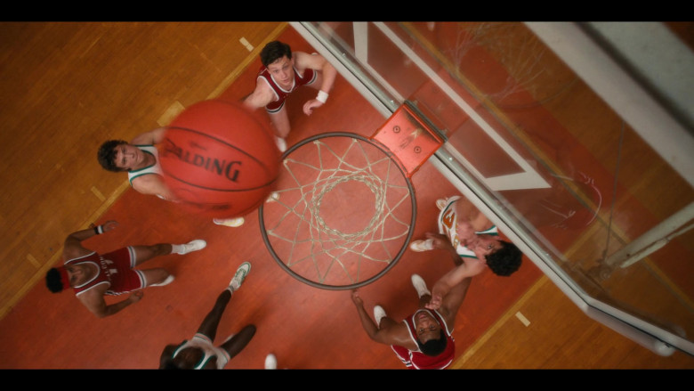 Spalding Basketball in Stranger Things S04E01 Chapter One The Hellfire Club (2022)