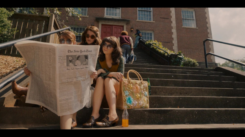 The New York Times Newspapers in The First Lady S01E06 Shout Out (1)