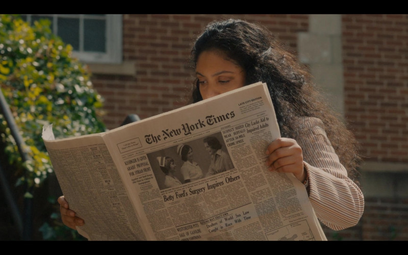 The New York Times Newspapers in The First Lady S01E06 Shout Out (2)