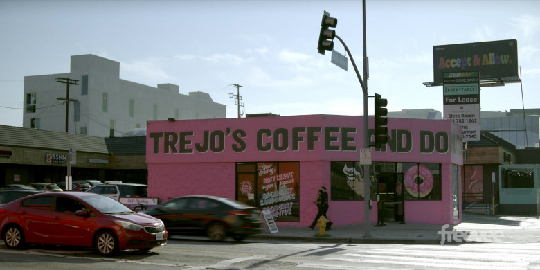 Trejo’s Coffee & Donut Shop in Bosch Legacy S01E03 Message in a Bottle (2)