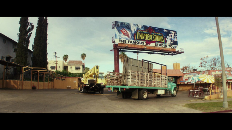 Universal Studios Billboard in Angelyne S01E01 Dream Machine (2)