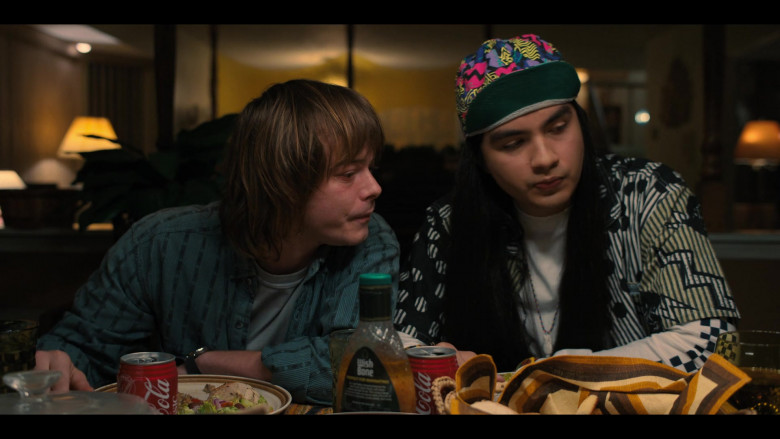 Wish-Bone Italian Dressing and Coca-Cola Cans in Stranger Things S04E03 Chapter Three The Monster and the Superhero (3)