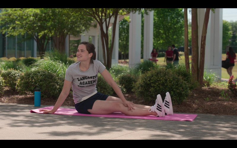 Adidas Women's Sneakers of Sarah Catherine Hook as Juliette Fairmont in First Kill S01E01 First Kiss (2022)