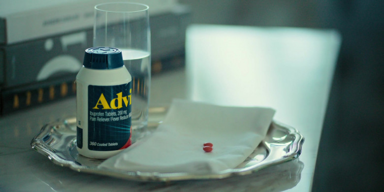 Advil in Loot S01E01 Pilot (2022)