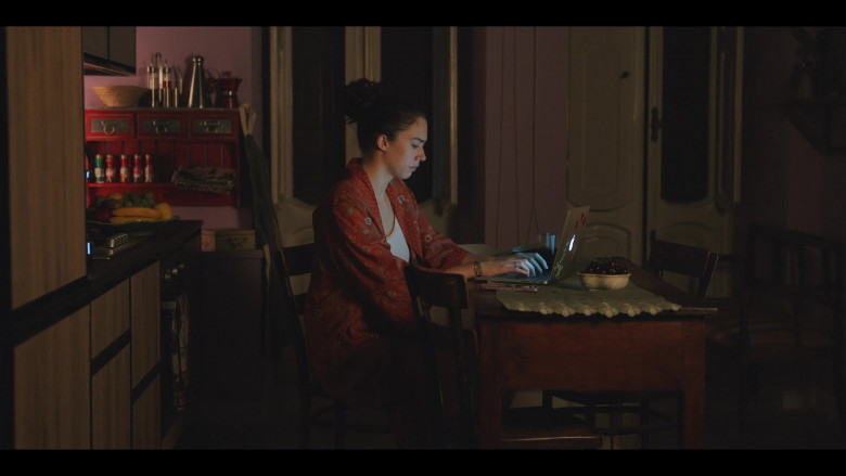 Apple MacBook Laptop Computer Used by Susanna Skaggs as Lina Emerson in Love & Gelato (2022)