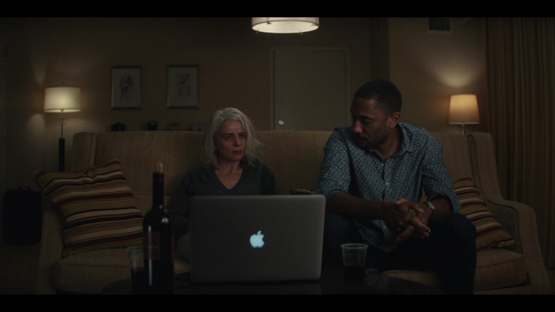 Apple MacBook Laptop Computer of Juliette Binoche as Sophie Brunet in The Staircase S01E08 America's Sweetheart or Time Over Time (