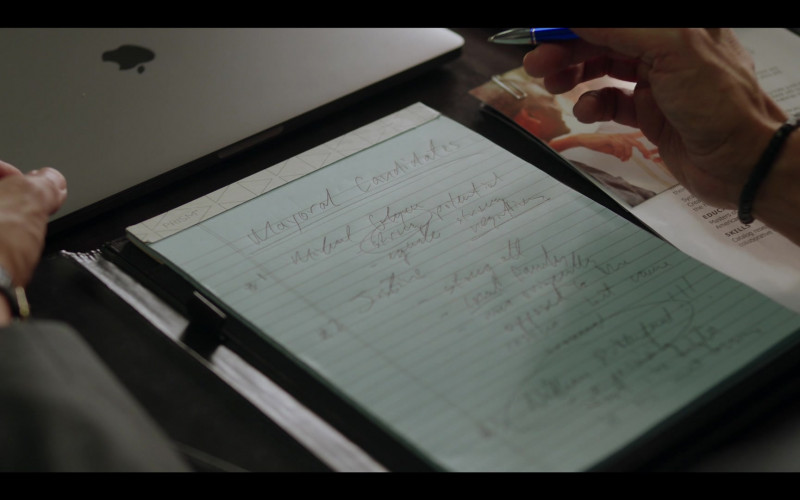 Apple MacBook Laptop in Rutherford Falls S02E02 The New Curator (1)