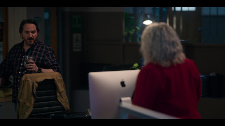 Apple iMac Computers in God's Favorite Idiot S01E04 God, Satan and All the Good Smells (1)