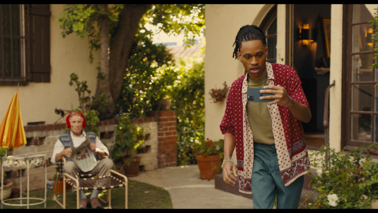 Apple iPhone Smartphone Used by Tyrel Jackson Williams as Terrell in Hollywood Stargirl (2022)