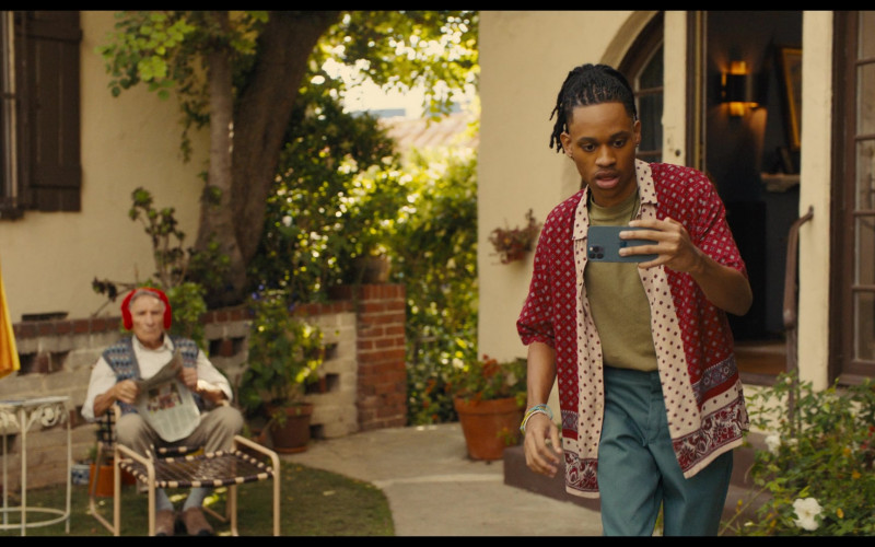 Apple iPhone Smartphone Used by Tyrel Jackson Williams as Terrell in Hollywood Stargirl (2022)