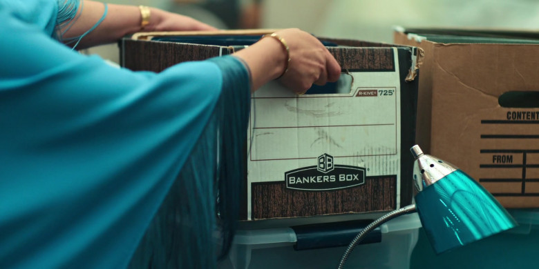 Bankers Box in Loot S01E01 Pilot (2022)