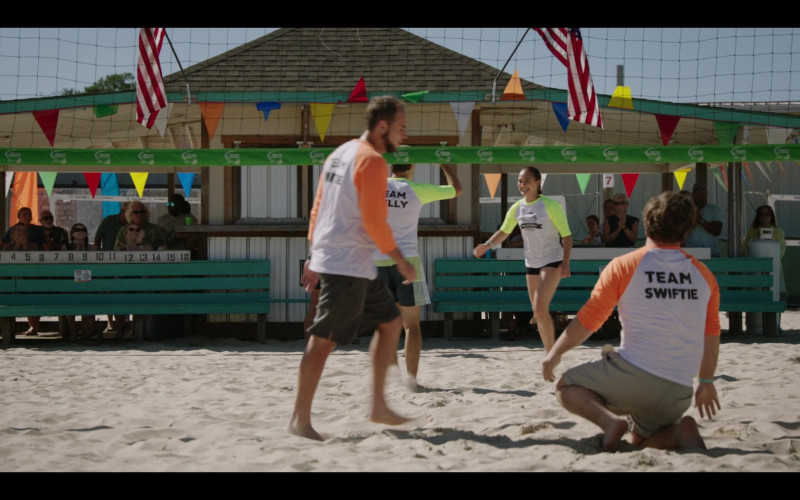Bud Light (Volleyball Net) in The Summer I Turned Pretty S01E06 Summer Tides (2022)