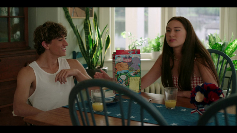 Cap'N Crunch Cereal in The Summer I Turned Pretty S01E04 Summer Heat (3)