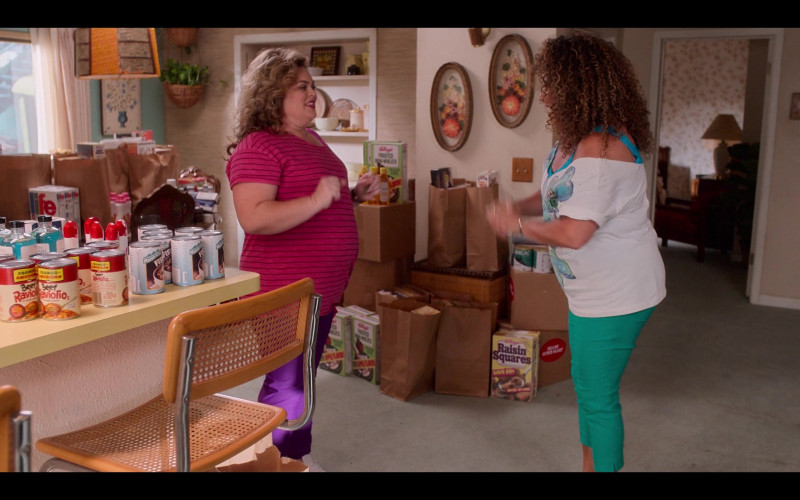 Charmin, Quaker Life Cereals, Kellogg’s in Gordita Chronicles S01E08 In America You Get What You Pay For (2022)