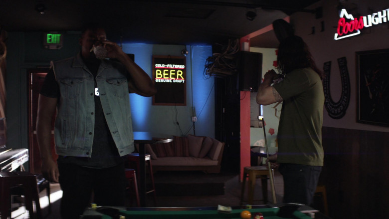 Coors Light Beer Signs in Animal Kingdom S06E03 Pressure and Time (3)