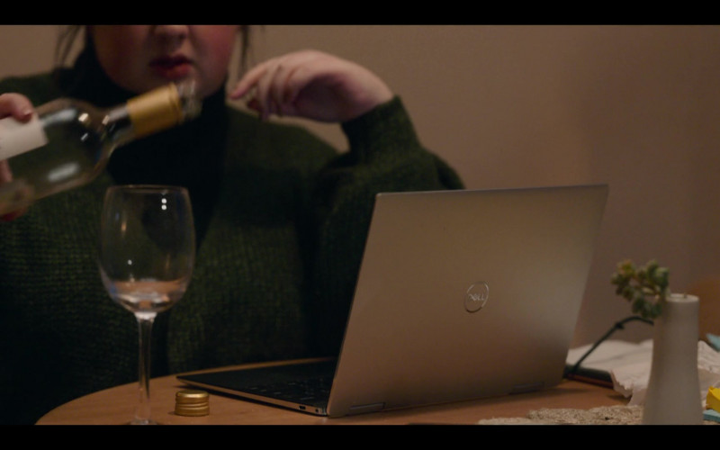 Dell Laptop in God's Favorite Idiot S01E08 Quitters Never Win, But Winners Sometimes Quit (2022)