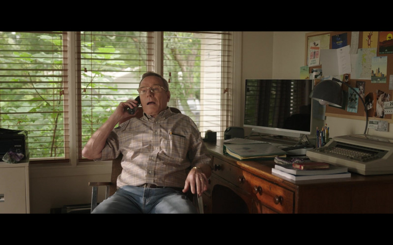 Epson Printer and Dell Inspiron AIO PC of Bryan Cranston as Jerry Selbee in Jerry and Marge Go Large (2022)