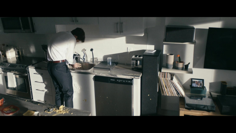 Frigidaire Dishwasher in The Boys S03E02 The Only Man In The Sky (2022)