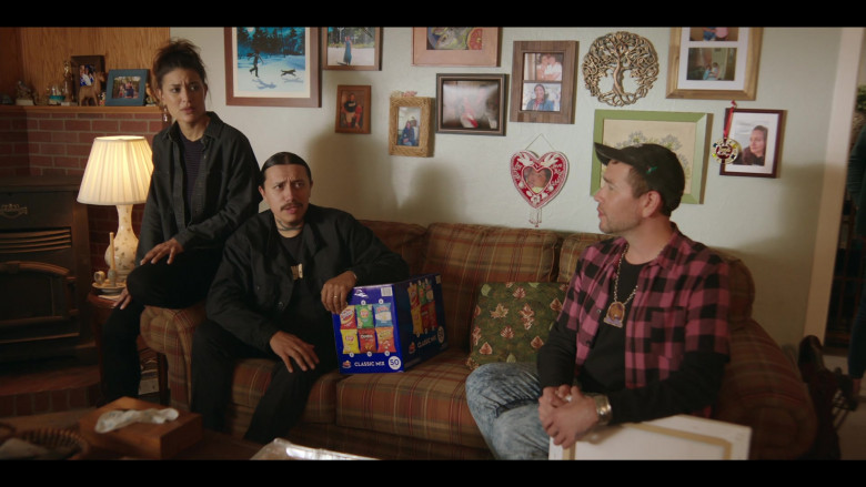 Fritos, Lay's, Ruffles, Doritos Chips and Cheetos Snacks Classic Mix in Rutherford Falls S02E03 Aunt Sue (2022)