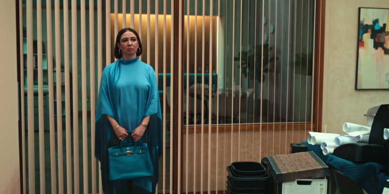 Hermes Handbag of Maya Rudolph as Molly Novak in Loot S01E01 Pilot (2)