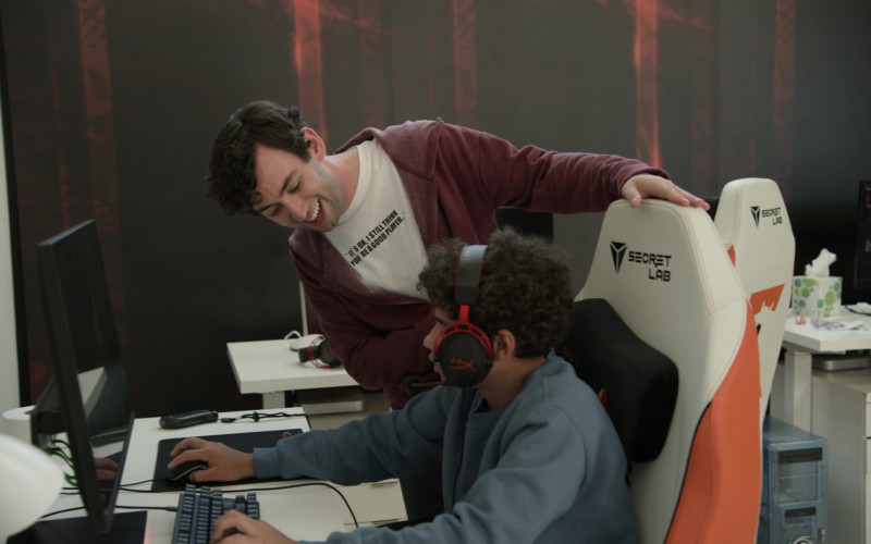 HyperX Gaming Headset and Secretlab Gaming Chair in Players S01E01 Creamcheese (2022)