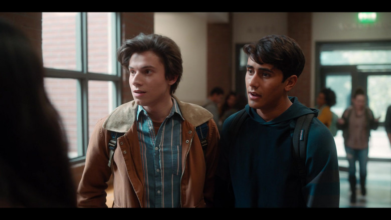 JanSport Backpack of Michael Cimino as Victor Salazar in Love, Victor S03E02 Fast Times at Creekwood High (2022)