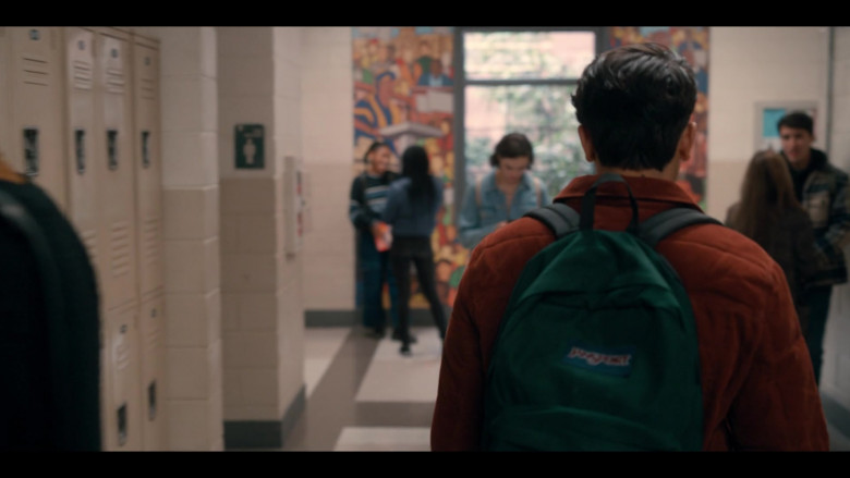 JanSport Green Backpack of Michael Cimino as Victor Salazar in Love, Victor S03E03 The Setup (2022)
