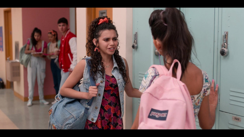 JanSport School Backpacks in Gordita Chronicles S01E08 In America You Get What You Pay For (2)