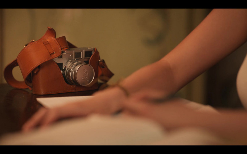 Leica Camera of Susanna Skaggs as Lina Emerson in Love & Gelato (2022)