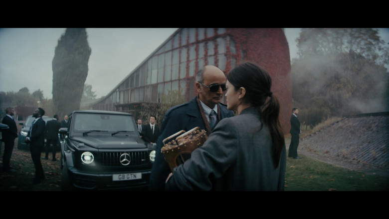 Mercedes-Benz G-Class Cars in The Man Who Fell to Earth S01E09 As the World Falls Down (3)