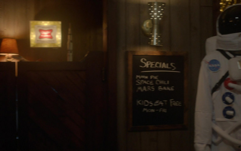 Miller High Life Beer Sign in For All Mankind S03E02 Game Changer (1)