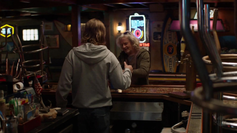 Miller Lite and Fosters in Animal Kingdom S06E01 1992 (2022)