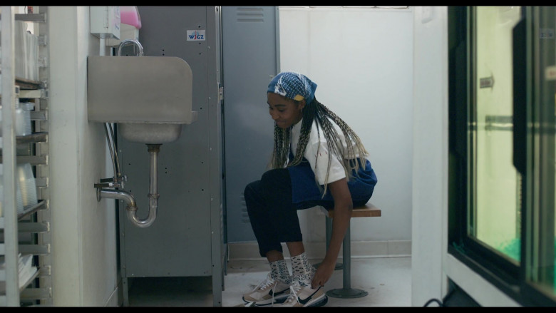 Nike Women's Sneakers Worn by Ayo Edebiri as Sydney Adamu in The Bear S01E07 Review (2022)