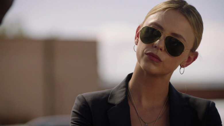 Ray-Ban Aviator Classic Sunglasses in Roswell, New Mexico S04E02 Fly (2022)