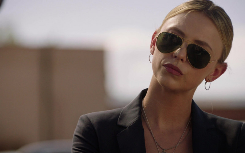 Ray-Ban Aviator Classic Sunglasses in Roswell, New Mexico S04E02 Fly (2022)