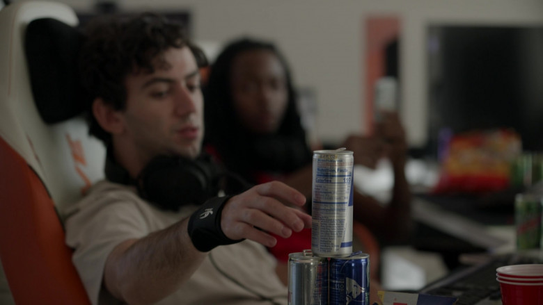 Red Bull Energy Drinks in Players S01E05 Guru