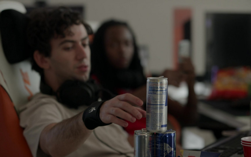 Red Bull Energy Drinks in Players S01E05 Guru