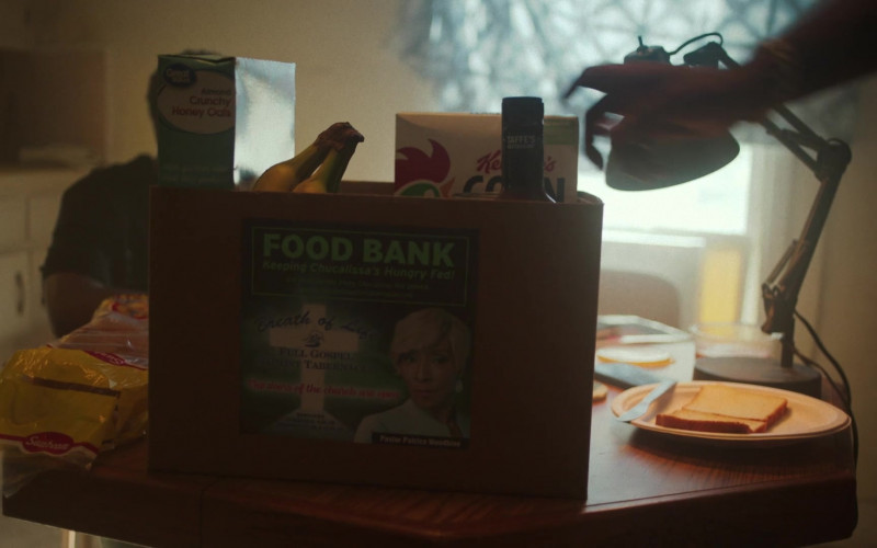 Sunbeam Bread, Great Value Crunchy Honey Oats, Kellogg’s Cereal in P-Valley S02E01 Pussyland (2022)
