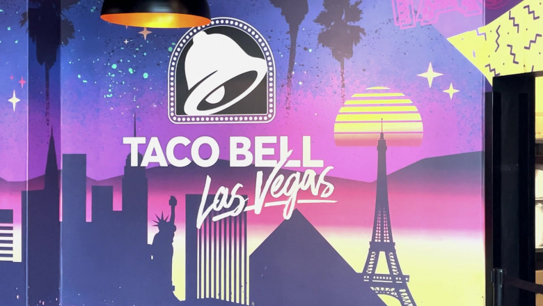 Taco Bell Fast Food Restaurant in Players S01E04 Ownership (2)