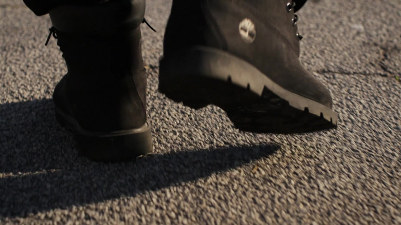 Timberland Boots in P-Valley S02E02 Seven Pounds of Pressure (2022)