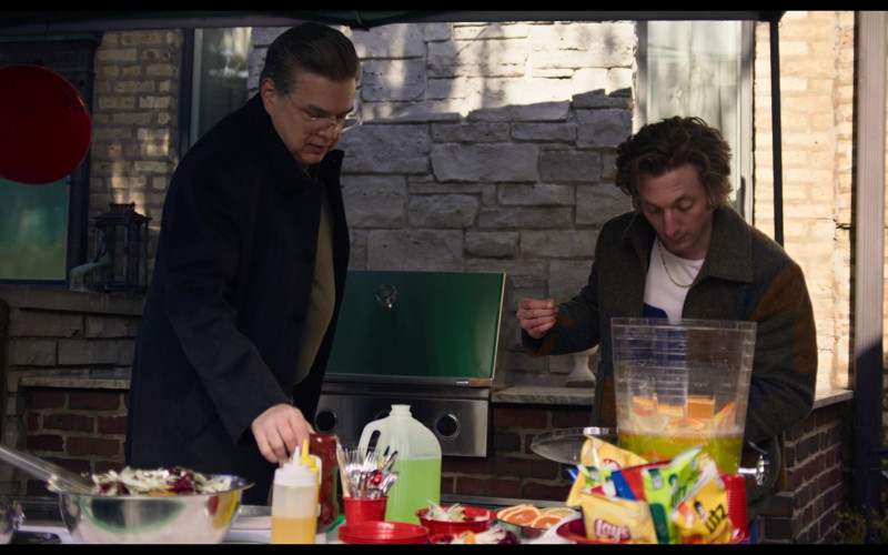 UTZ and Lay’s Chips in The Bear S01E04 Dogs (2)
