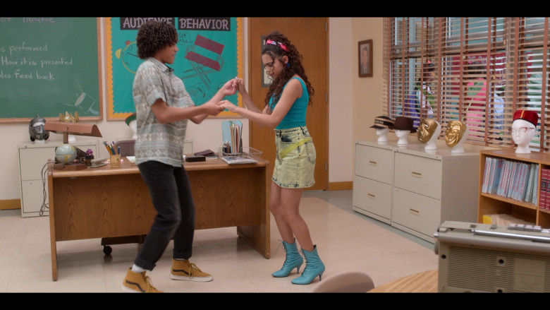 Vans Shoes in Gordita Chronicles S01E09 In America We Fall in Love (2)