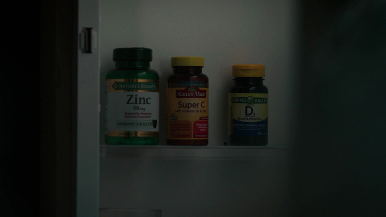 Nature's Bounty Zinc, Nature Made Super C with Vitamin D3 and Zinc and Spring Valley Vitamin D3 Supplements in P-Valley S02E01 "Pussyland" (2022)