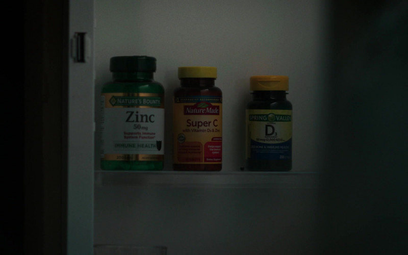 Nature's Bounty Zinc, Nature Made Super C with Vitamin D3 and Zinc and Spring Valley Vitamin D3 Supplements in P-Valley S02E01 "Pussyland" (2022)