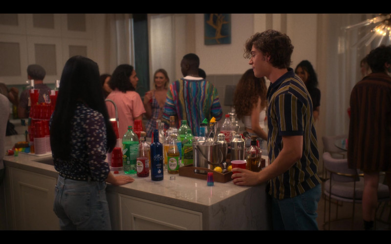 7Up Soda, Rose's Juices, Schweppes Bottle in Boo, Bitch S01E01 "Life's a Bitch and Then You Die" (2022)