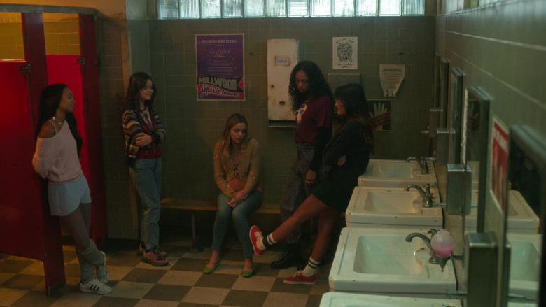 Adidas Women's Sneakers in Pretty Little Liars Original Sin S01E02 Chapter Two The Spirit Queen (2)