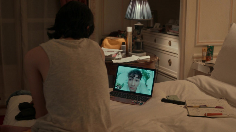 Apple MacBook Laptop and iPhone Smartphone of Devon Ross as Regina in Irma Vep S01E06 The Thunder Master (3)